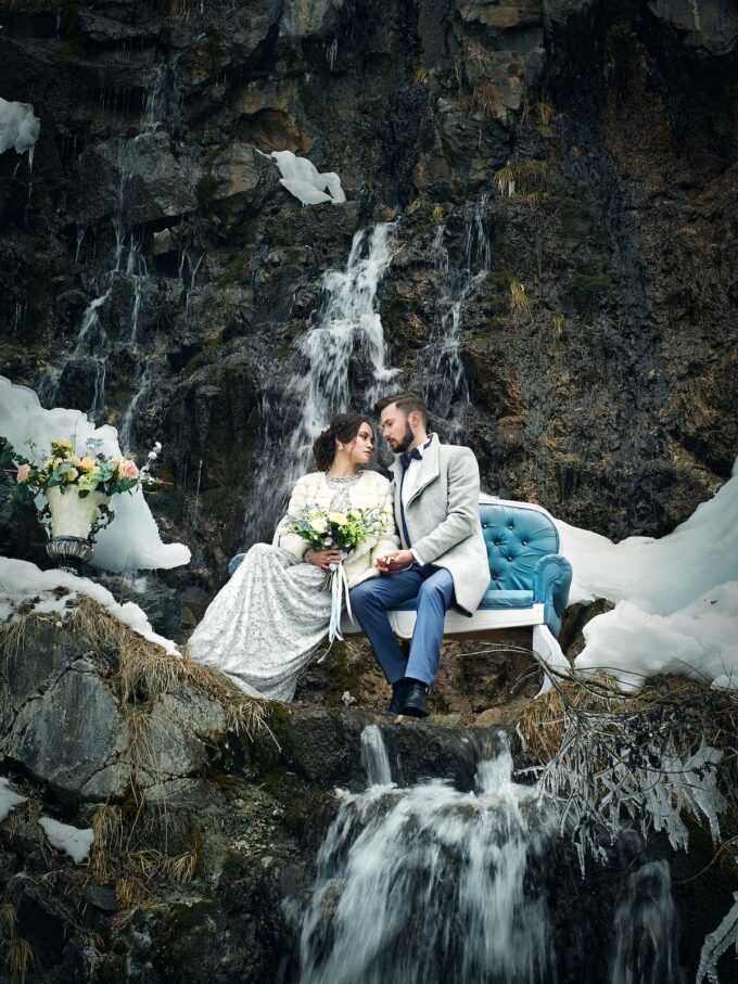 Brautpaar in den Bergen.