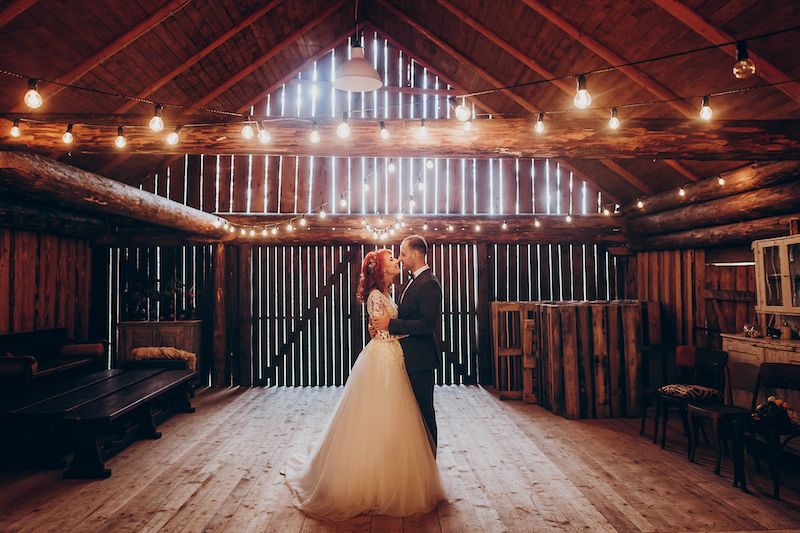 Hochzeit in einer Scheune