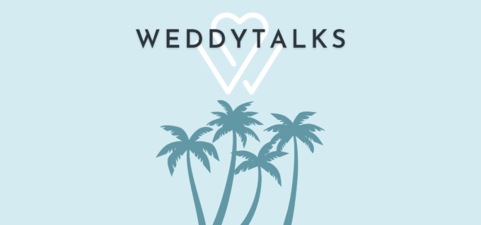 Weddytalks-Logo mit Palmen und blauem Hintergrund.